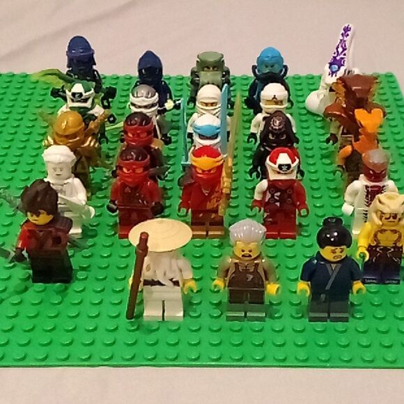 LEGO Minifigure Ninjago Lot 25 Pcs Pythor Garamadon Sensi Wu - Picture 1 of 10